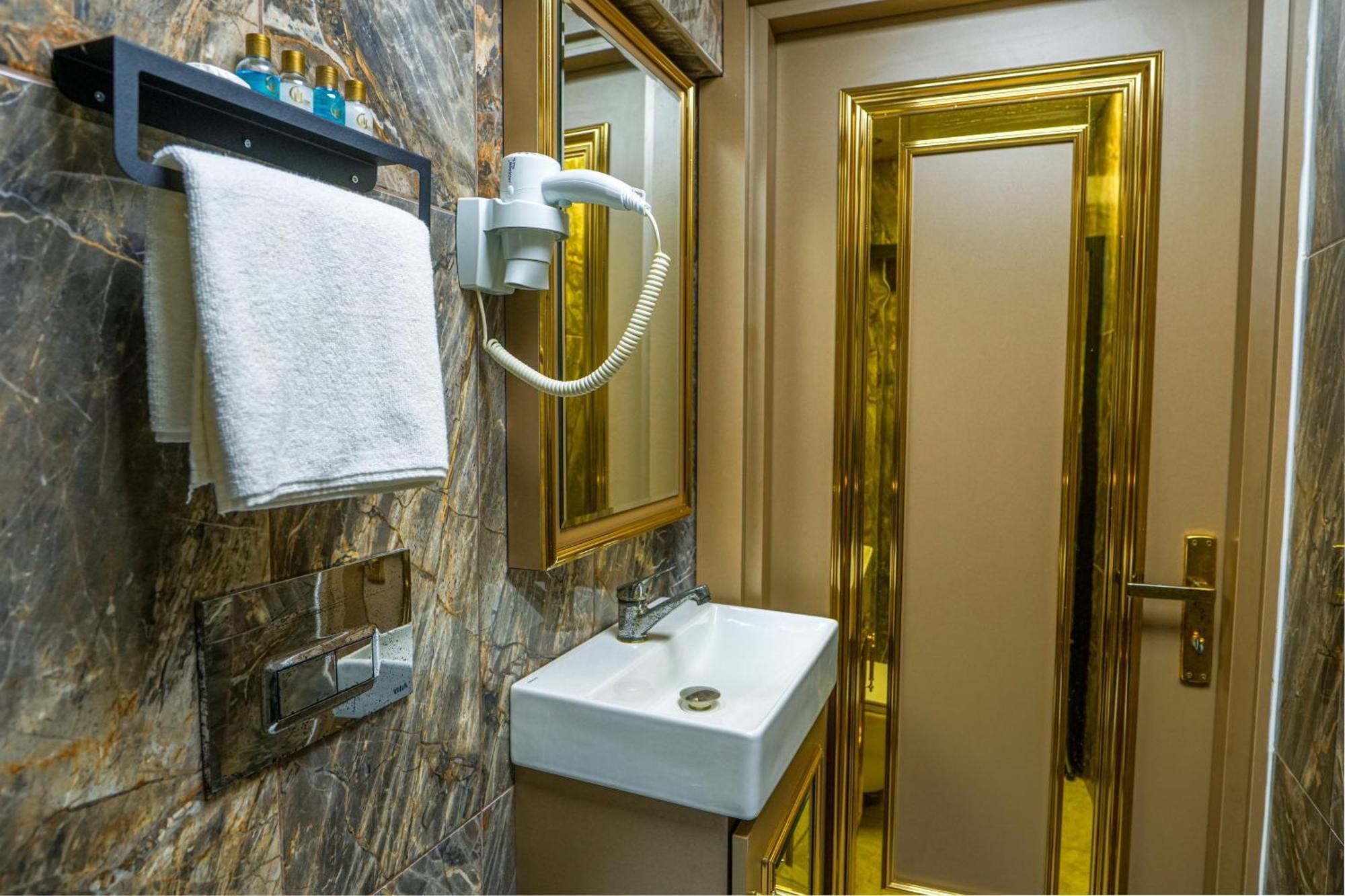 Moonlight Suit Hotel Taksim Istanbul Eksteriør billede